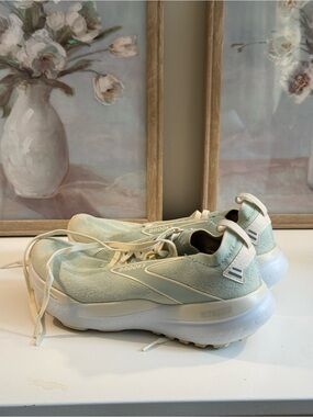Brooks Women’s Mint Green Athletic Running Shoes
